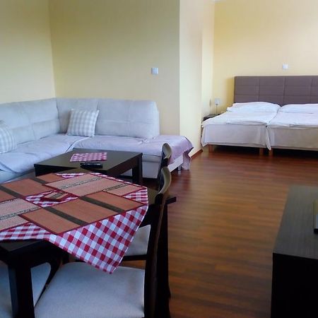 Guest House Mladost 普雷绍夫 外观 照片